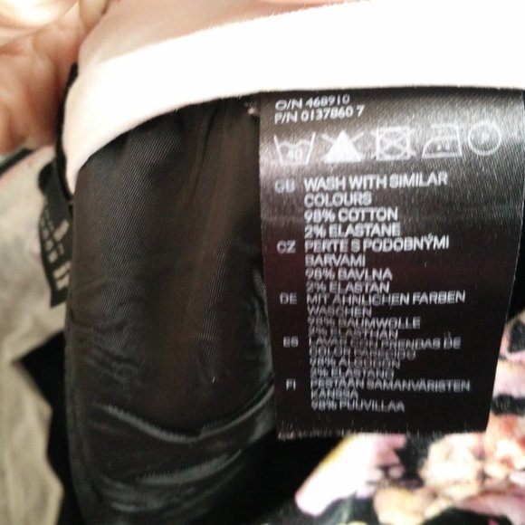 H&M Women's Floral Skinny Cropped Pants Size 2 - Picture 4 of 4